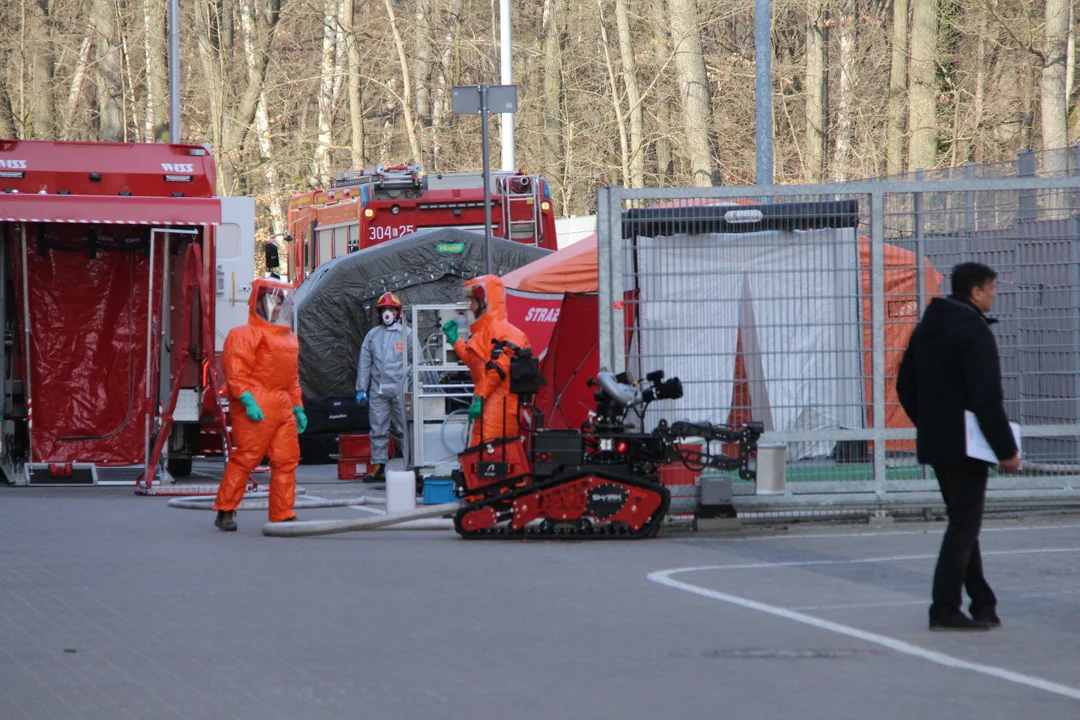 Ćwiczenia służb specjalnych na stadionie ŁKS-u