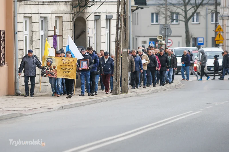 Męski Różaniec ulicami Piotrkowa