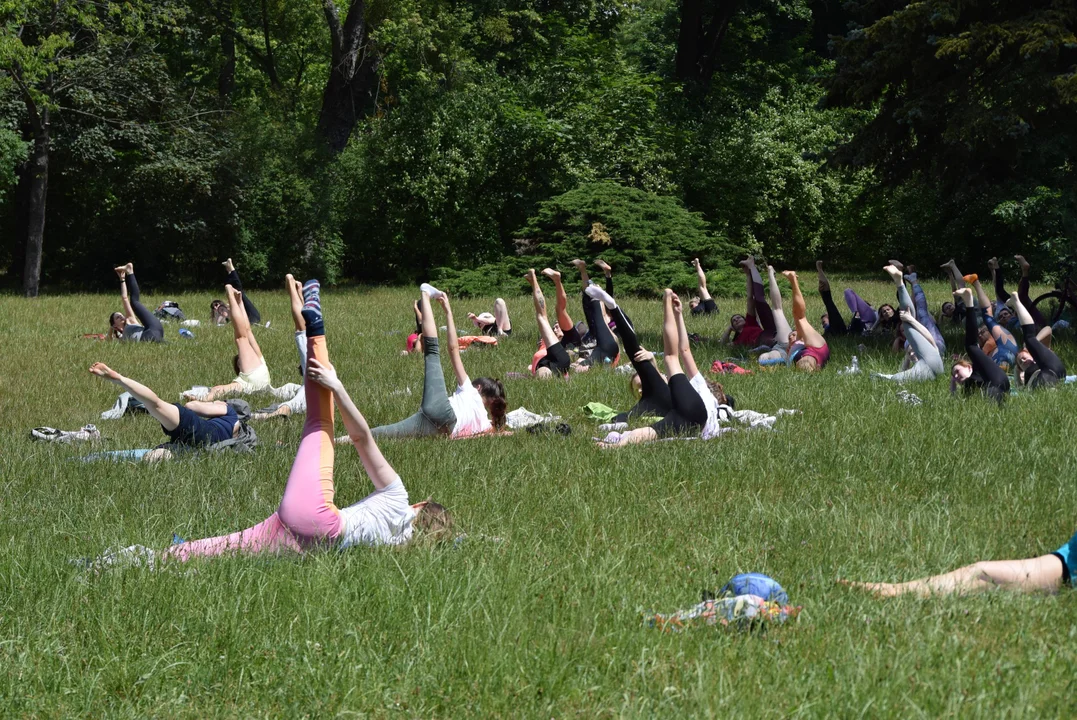 Joga w Parku Poniatowskiego