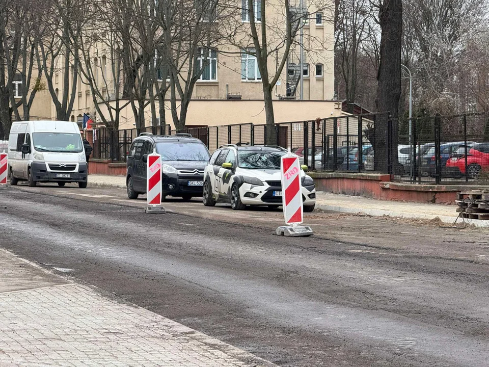 Utrudnienia w Łodzi. Wciąż trwa remont Tymienieckiego i Sienkiewicza