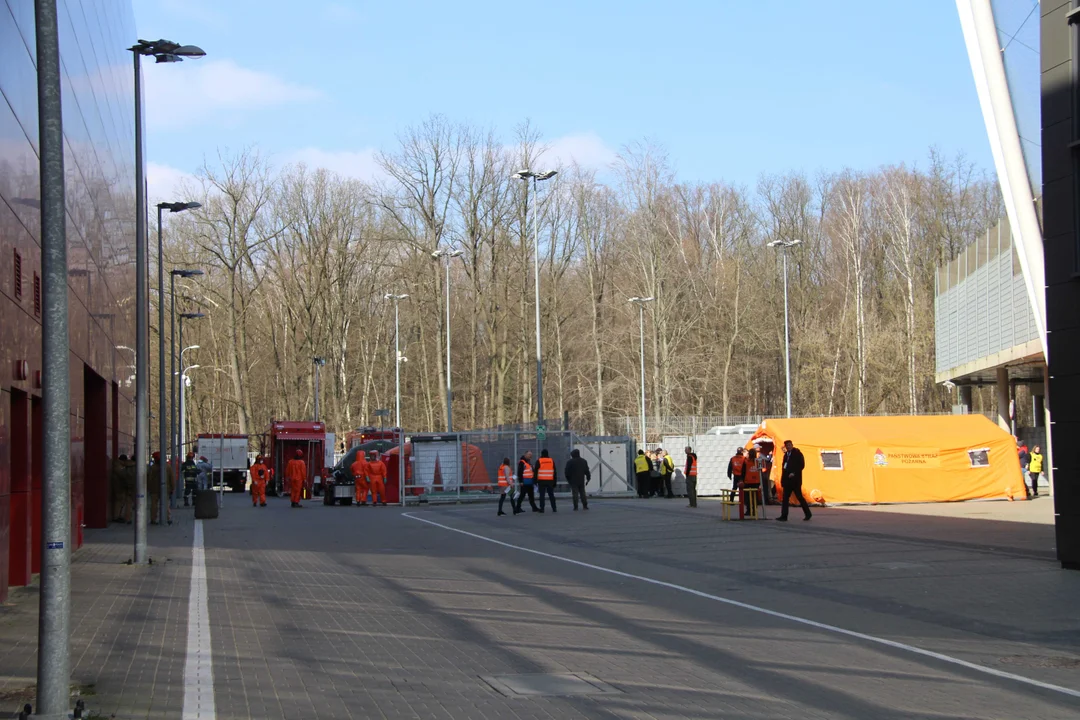 Ćwiczenia służb specjalnych na stadionie ŁKS-u