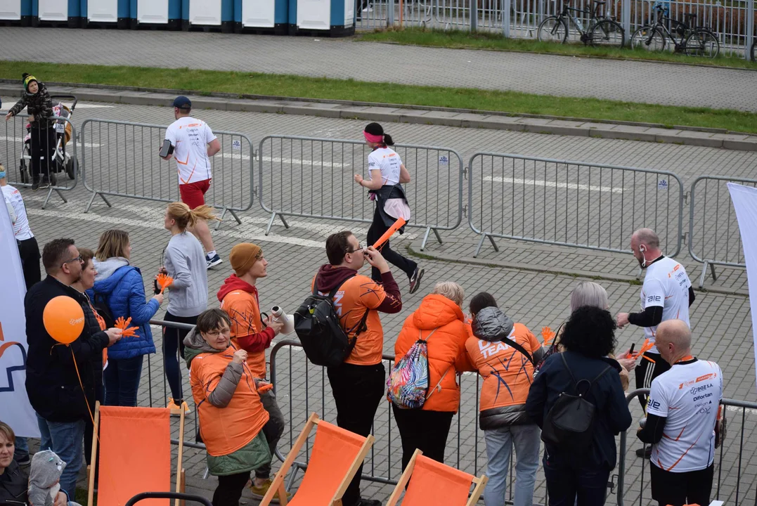 DOZ Maraton ulicami miasta. Zobacz zdjęcia z biegu głównego