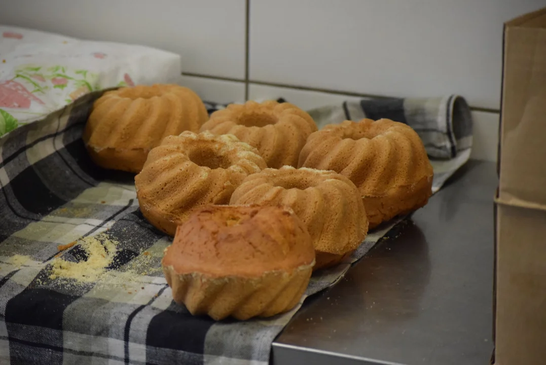 Przygotowania do Miejskiego Wielkanocnego Śniadania dla Samotnych w Łodzi