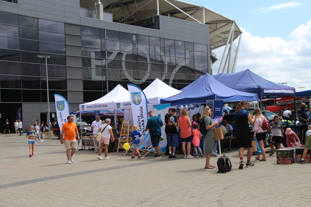 Piknik rodzinny "Bezpieczne Wakacje z Mundurem" pod Atlas Areną