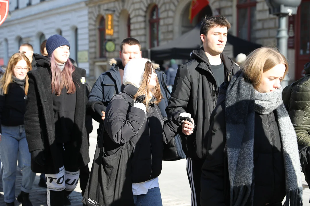 Polonez dla Łodzi. Maturzyści zatańczyli na Piotrkowskiej