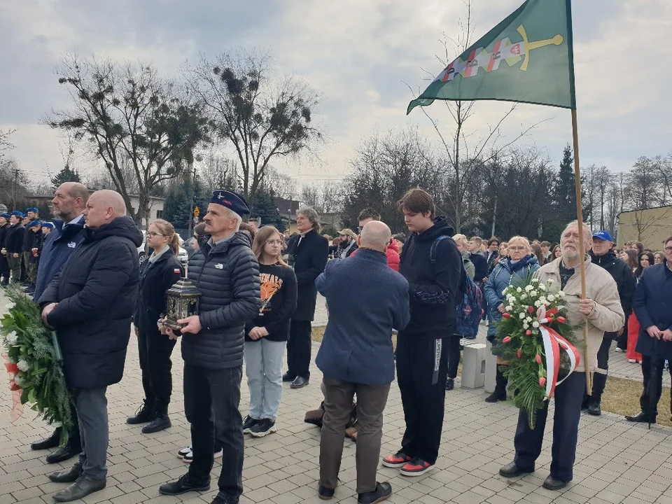 Obchody Zbrodni Zgierskiej na placu Stu straconych [zdjęcia]