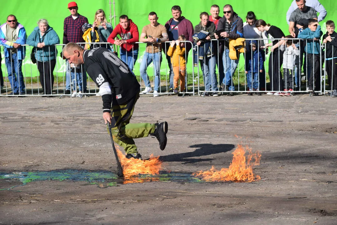 Giganty na czterech kołach zrobiły duże show! Widowiskowy pokaz monster trucków