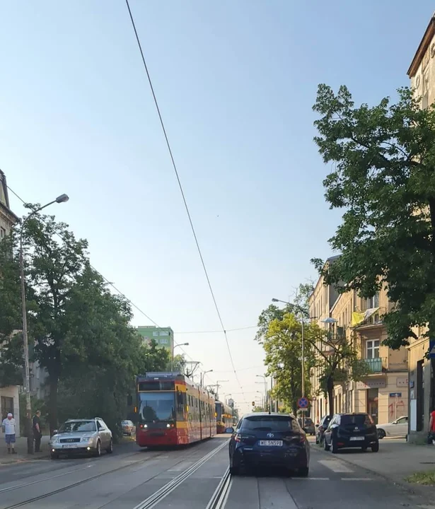 Kolizja tramwaju z samochodem osobowym, ul. Rzgowska w Łodzi