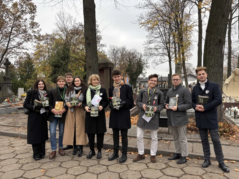 Stary Cmentarz w Łodzi podczas Wszystkich Świętych 2024