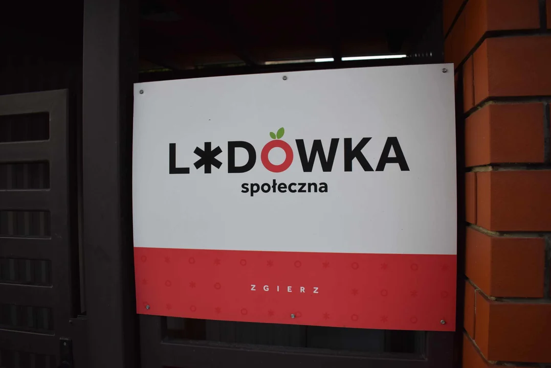 Nie wyrzucajmy jedzenia po świętach! W Zgierzu znajdziesz lodówkę społeczną i pomożesz potrzebującym [ZDJĘCIA] - Zdjęcie główne