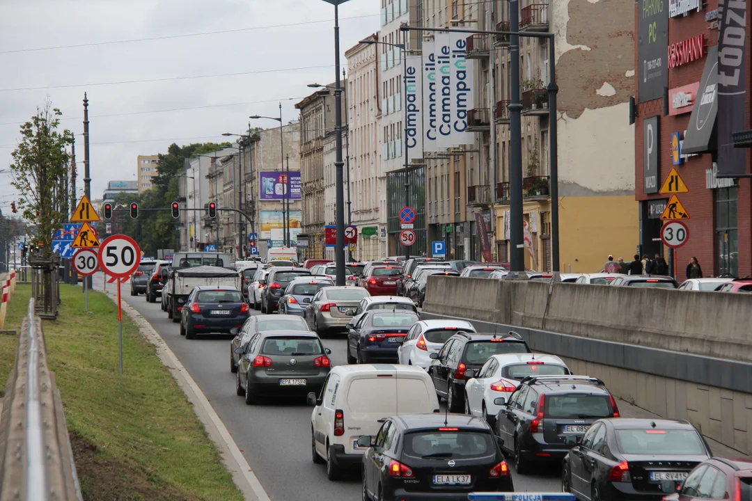 Utrudnienia na al. Piłsudskiego w Łodzi - 23.09.2023 r.