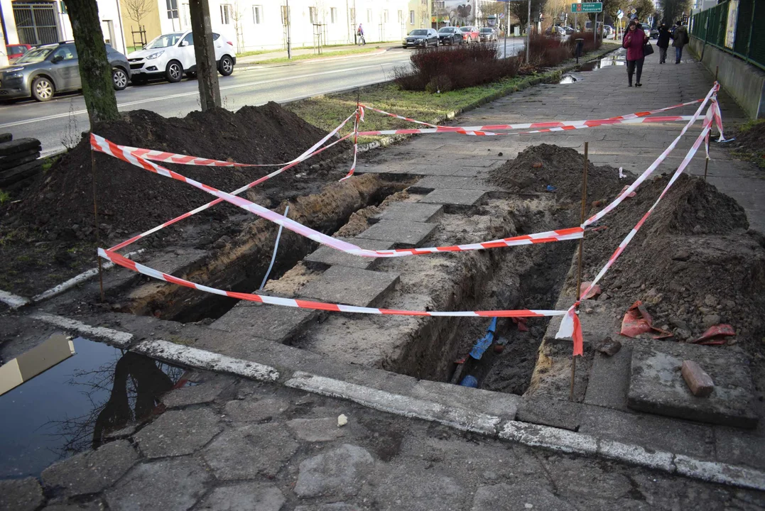 Remont chodnika przy ulicy Długiej w Zgierzu