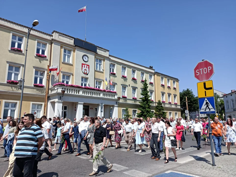 Ulicami Zgierza przeszły procesje Bożego Ciała.