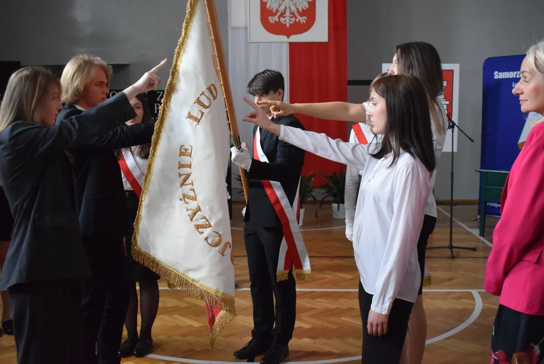 Pożegnanie maturzystów z Samorządowego Liceum Ogólnokształcące im. Romualda Traugutta w Zgierzu