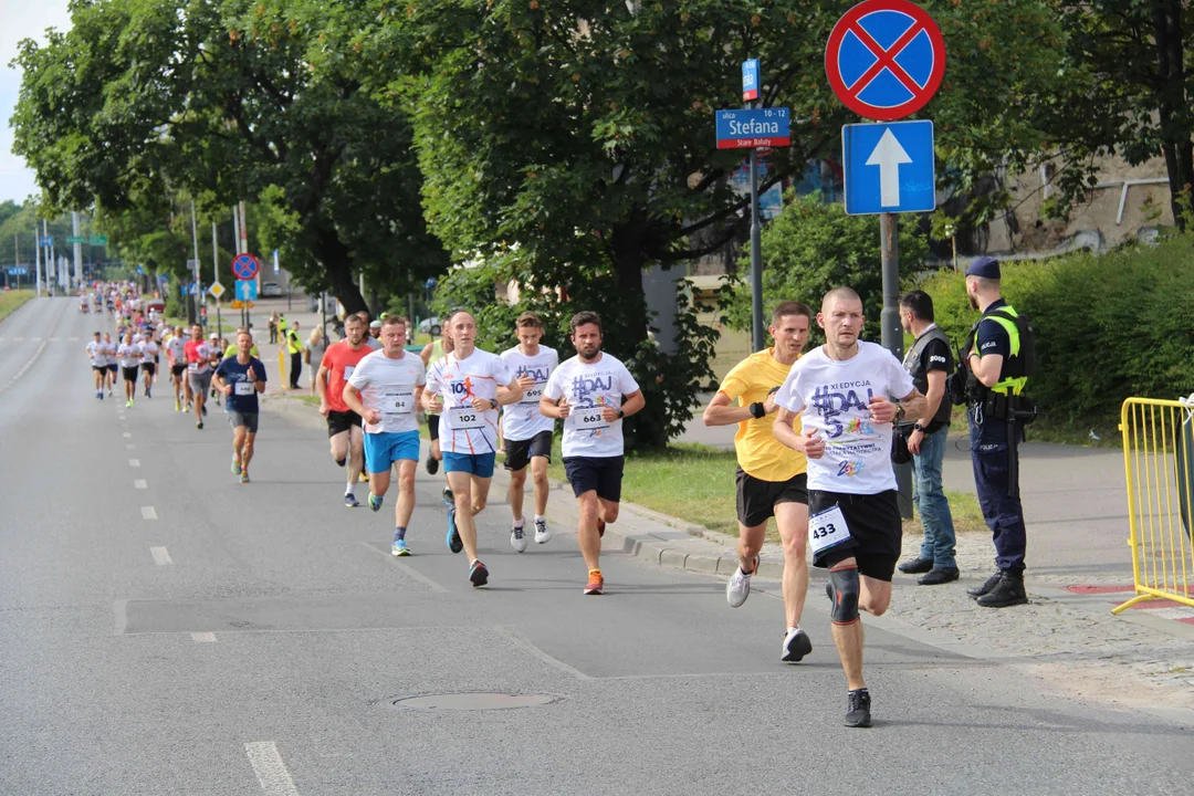 XI edycja biegu "Daj piątaka na dzieciaka"