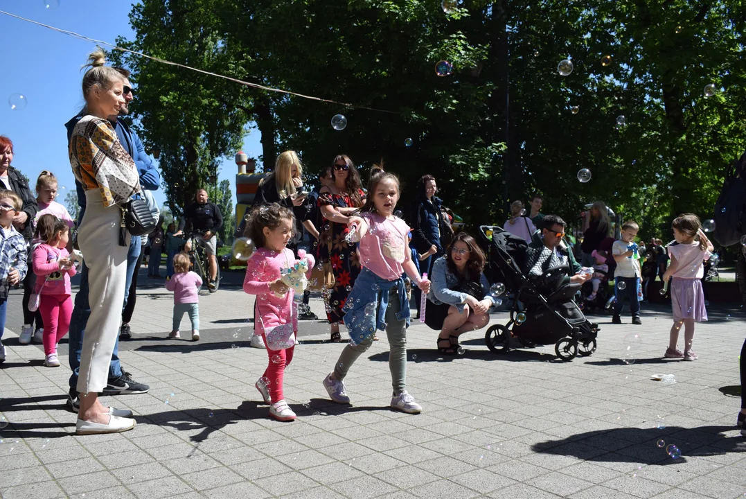 Festiwal baniek mydlanych i kolorów w Parku Miejskim w Zgierzu