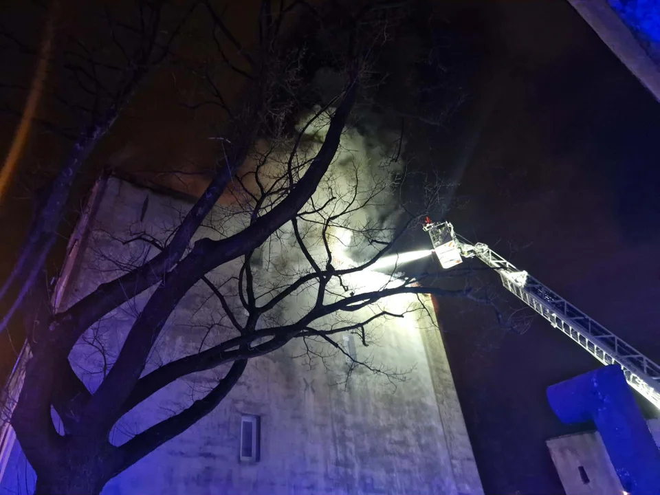 Pożar w kamienicy na Piasecznej w Łodzi