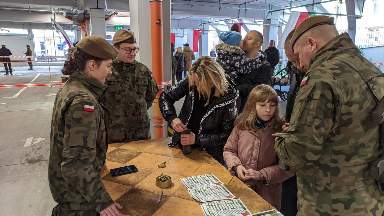 Tłumy na Pikniku Wojskowym z okazji Święta Niepodległości