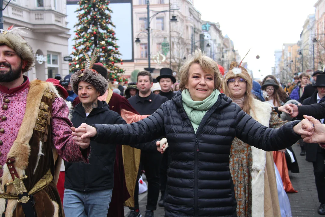 Polonez dla Łodzi 2024 na ul. Piotrkowskiej w Łodzi