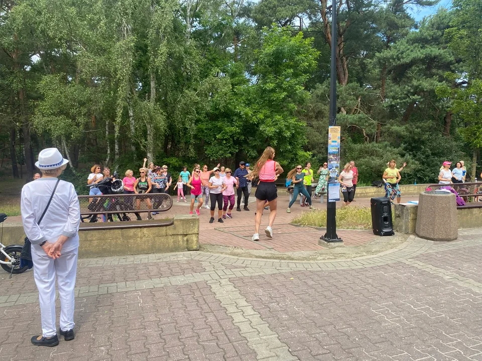 Zumba przy plaży w Brzeźnie