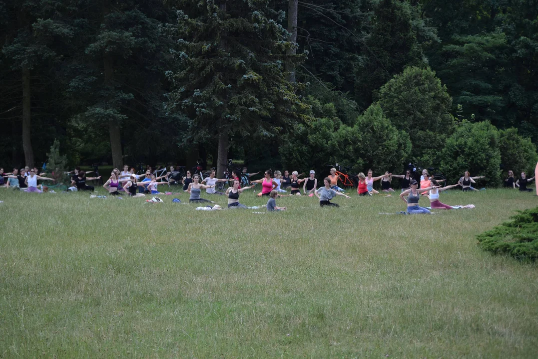 Joga w Parku Poniatowskiego