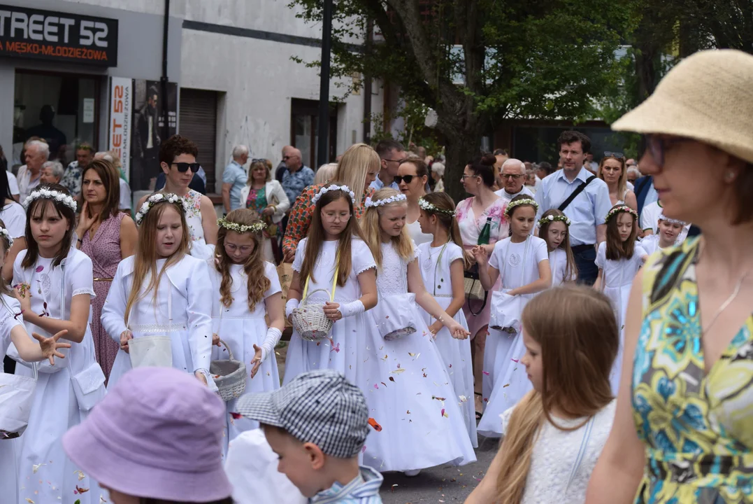 procesja Bożego Ciała w parafii Matki Bożej Dobrej Rady w Zgierzu