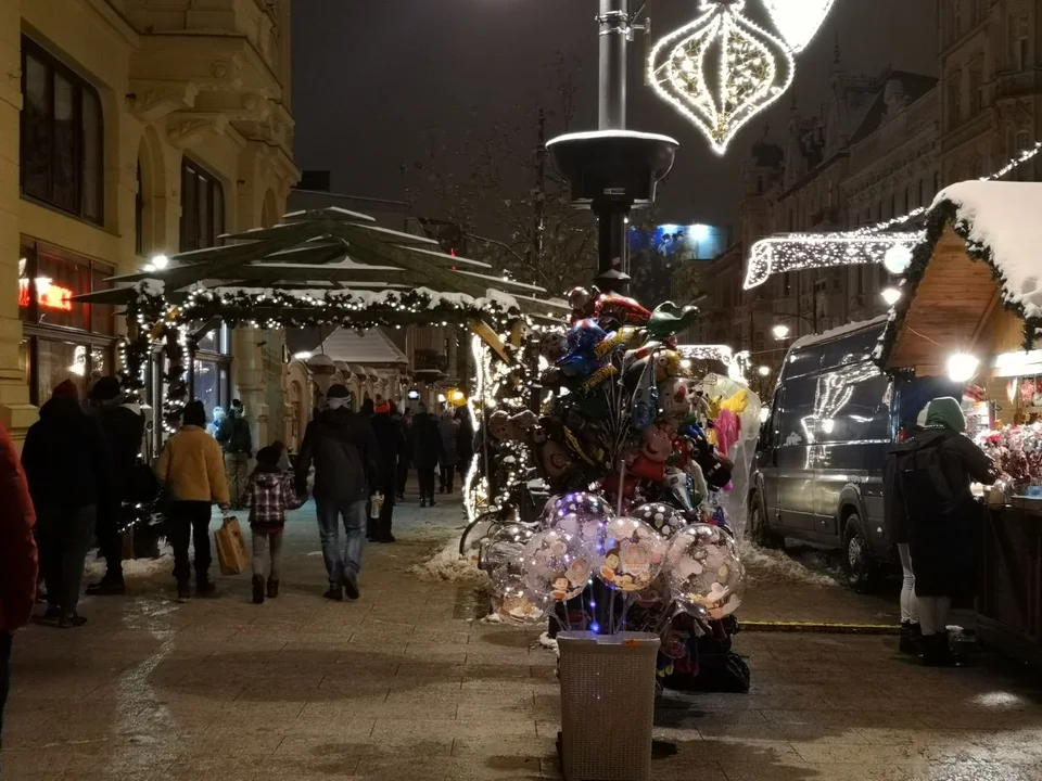 Świąteczna iluminacja na Piotrkowskiej