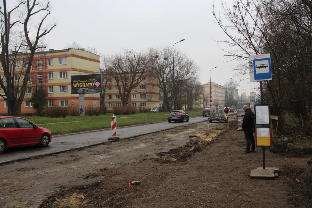 Utrudnienia dla pieszych i podróżnych MPK Łódź na Lutomierskiej