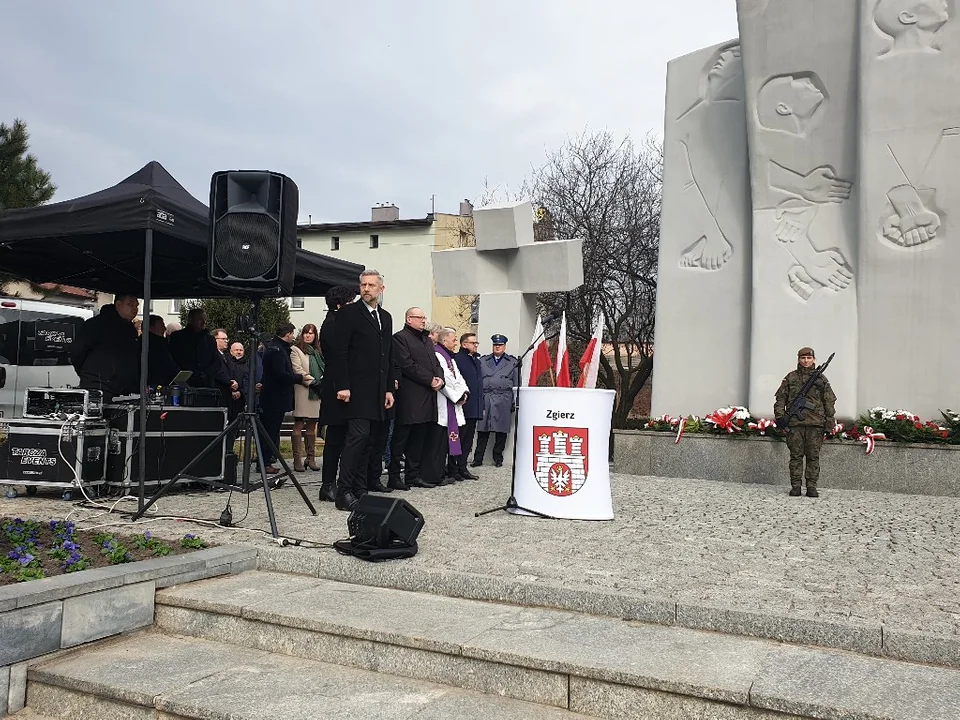 Obchody Zbrodni Zgierskiej na placu Stu straconych [zdjęcia]