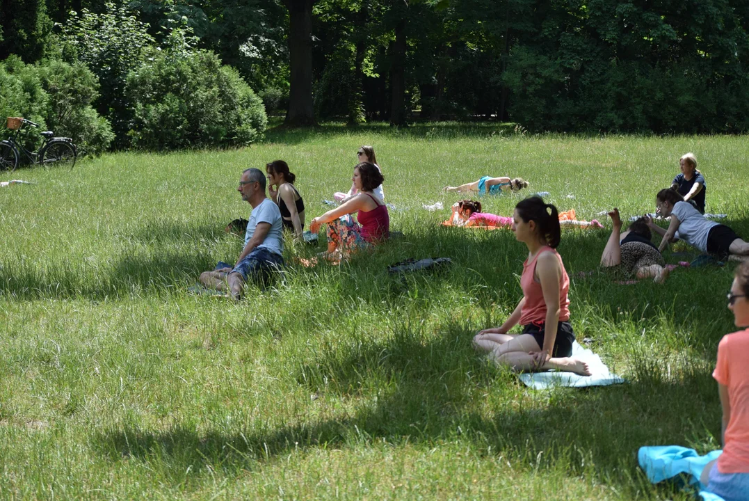 Joga w Parku Poniatowskiego