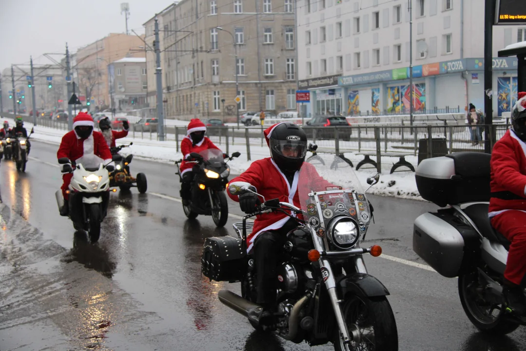 Parada MotoMikołajów w Manufakturze w Łodzi - 9.12.2023 r.