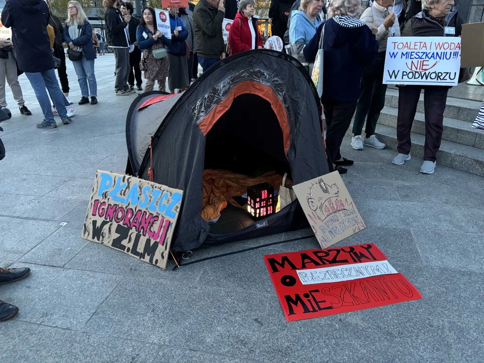 Manifestacja Łódzkiego Stowarzyszenia Lokatorów