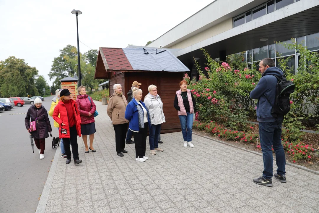 Spacer edukacyjny w parku Traugutta