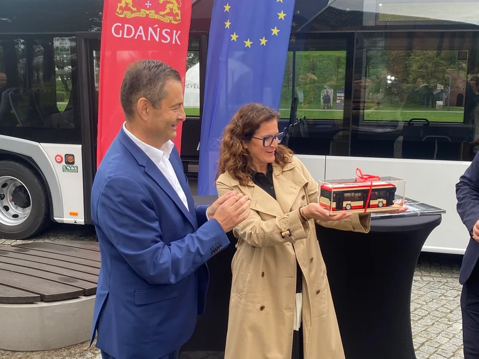 Podpisanie umowy na autobusy elektryczne w Gdańsku