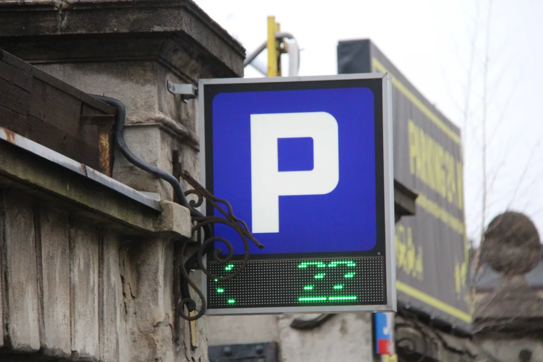 Parkingi w Łodzi - ile zapłacisz za parking w centrum?