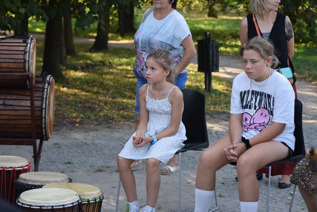 Piknik międzypokoleniowy w Parku Ocalałych w Łodzi