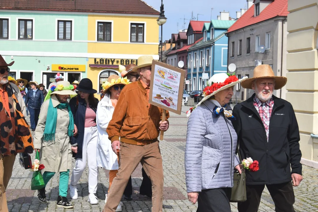 Ulicami Łęczycy przeszedł wiosenny Marsz Kapeluszy