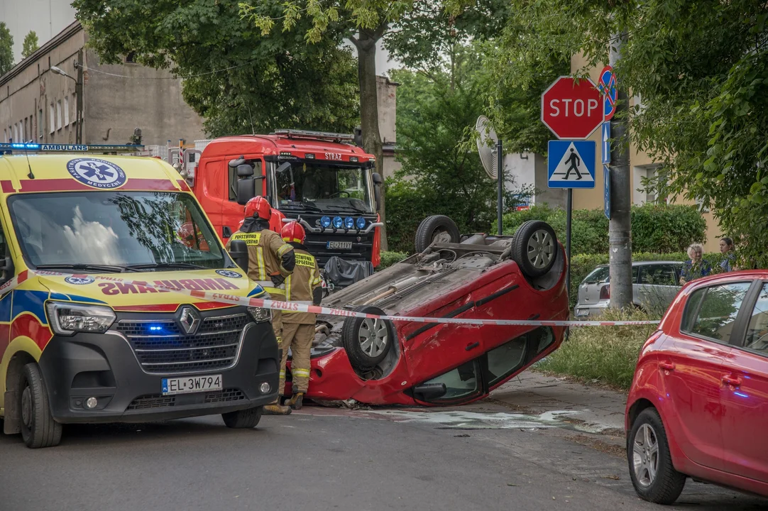 Pechowe skrzyżowanie na Bałutach. W tym miejscu nie ma dnia bez niebezpiecznego zdarzenia [ZDJĘCIA] - Zdjęcie główne