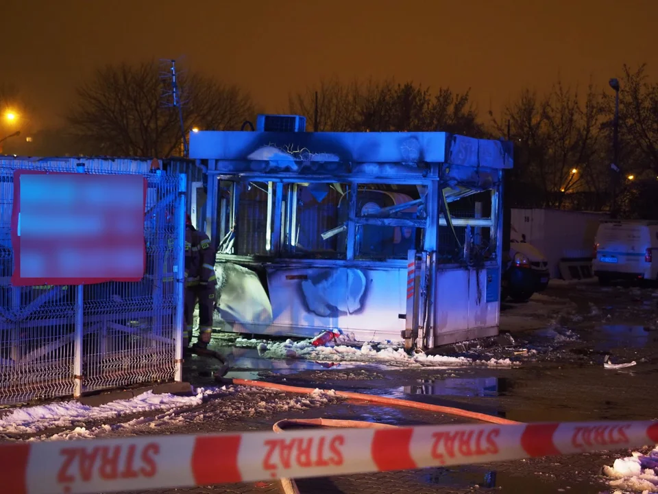 Dramat na parkingu w Łodzi. Śmierć w stróżówce [zdjęcia] - Zdjęcie główne