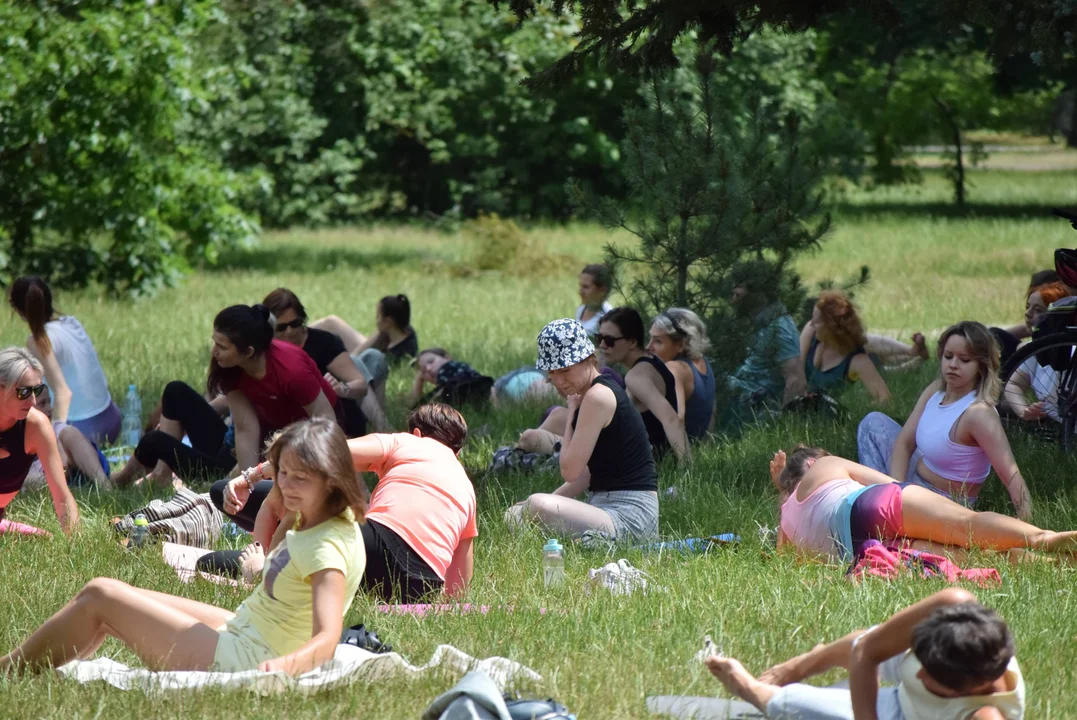 Joga w Parku Poniatowskiego