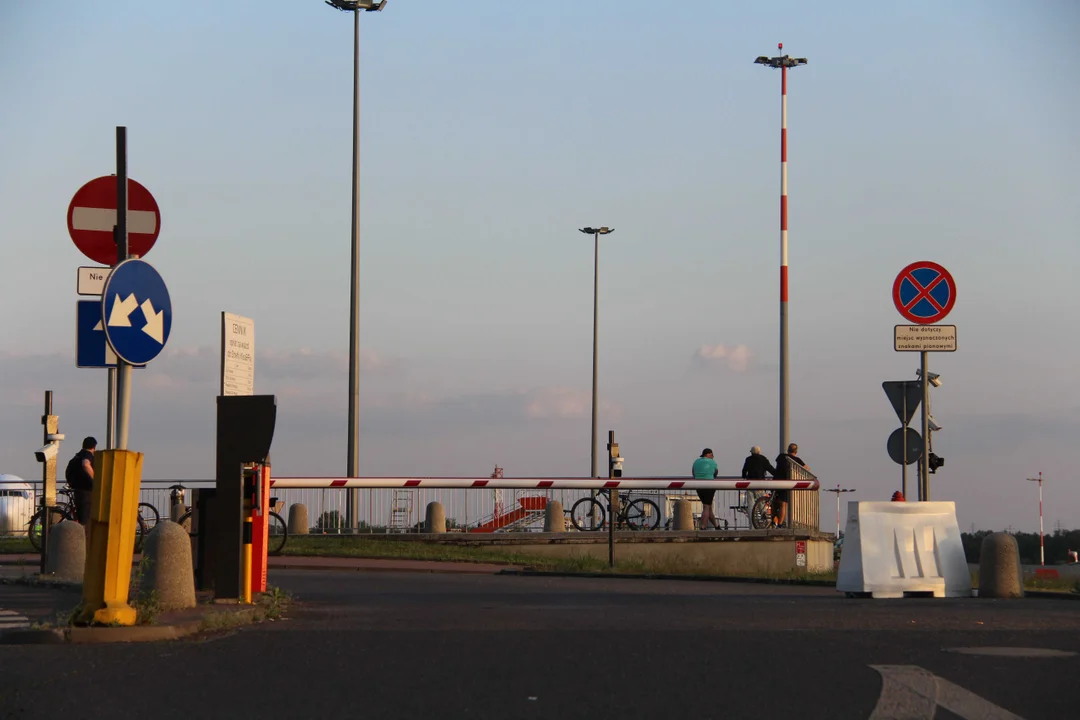 Parkingi przy łódzkim lotnisku