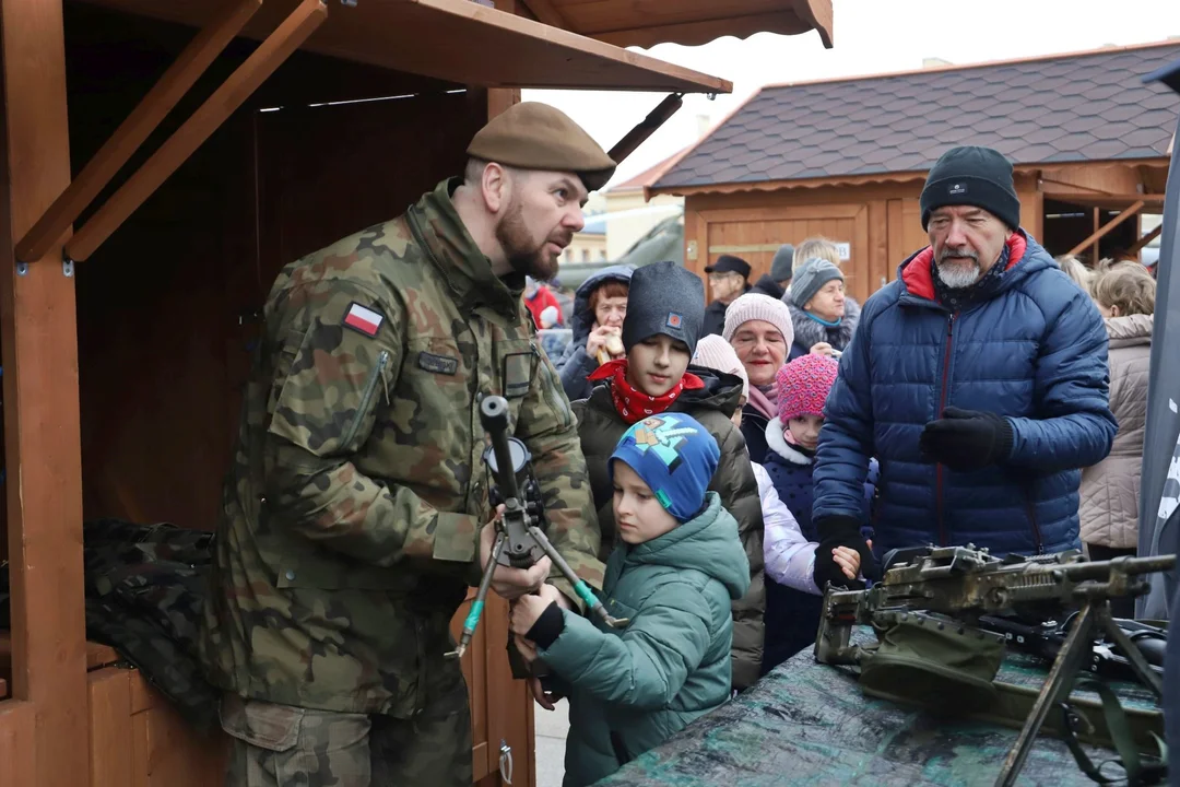 Tłumy na Pikniku Wojskowym z okazji Święta Niepodległości