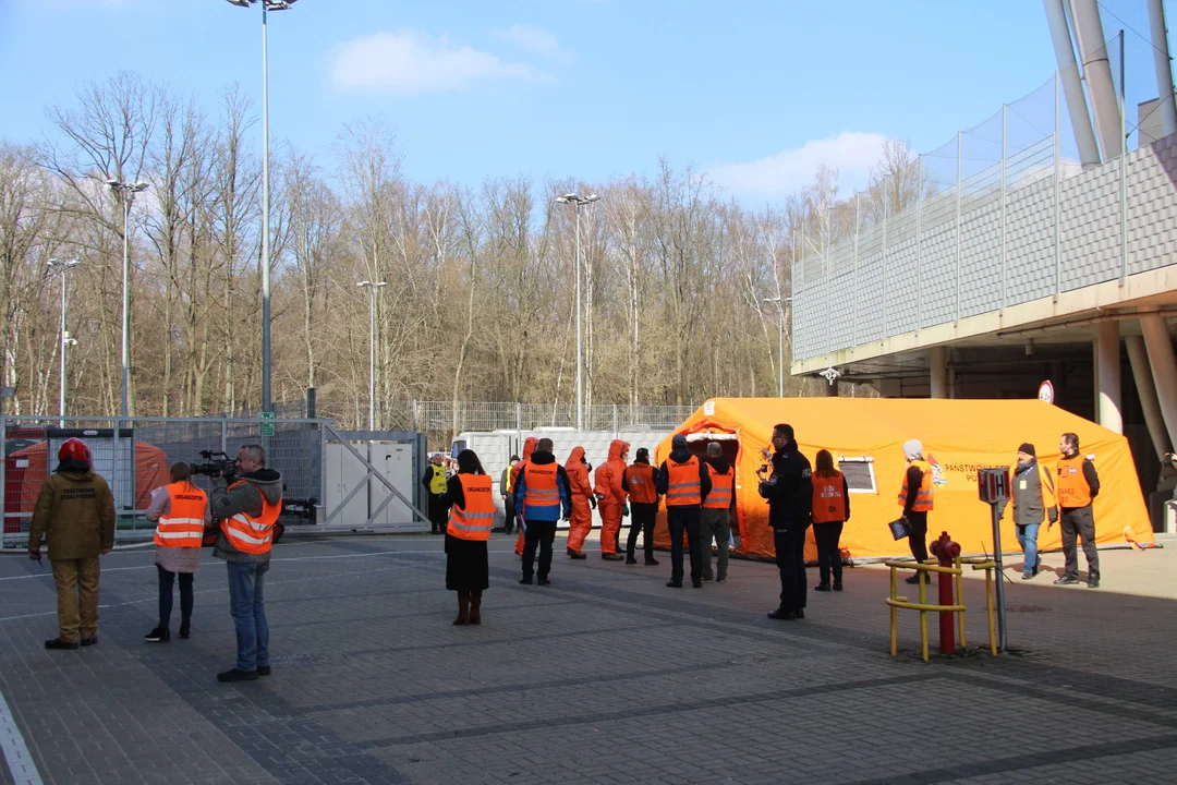 Ćwiczenia służb specjalnych na stadionie ŁKS-u