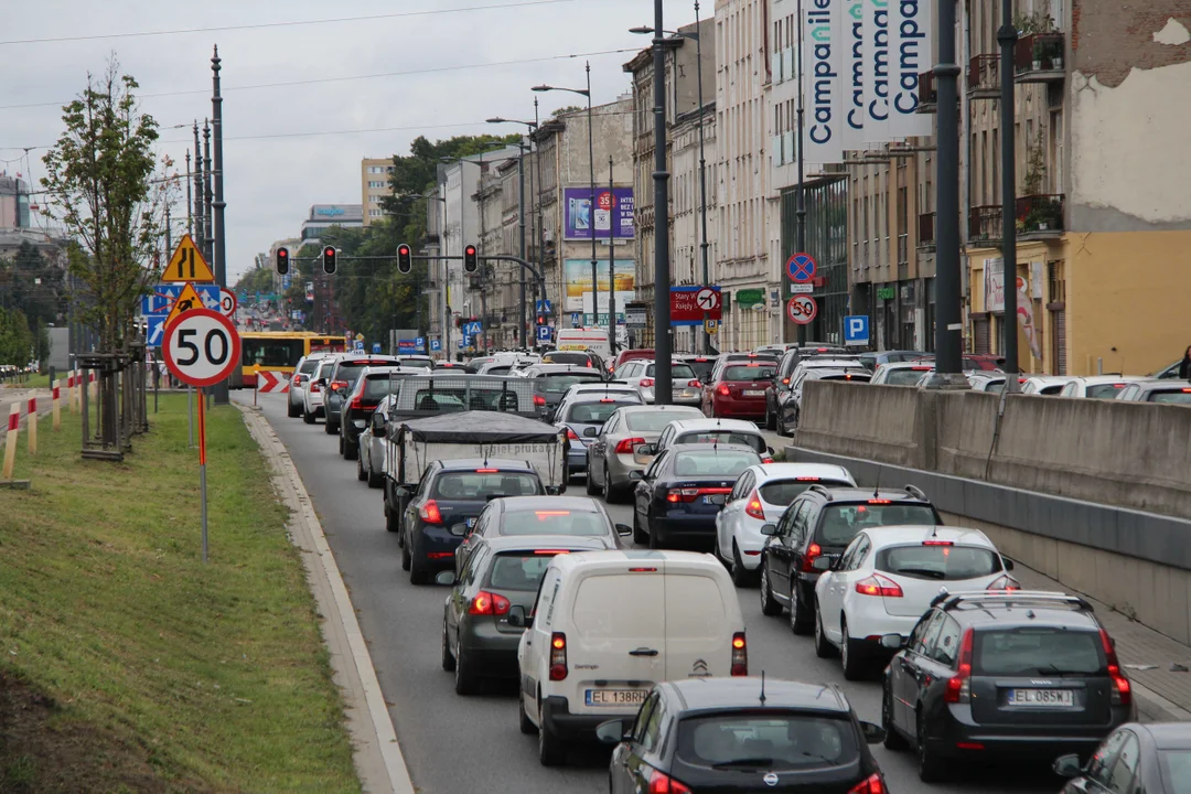 Utrudnienia na al. Piłsudskiego w Łodzi - 23.09.2023 r.