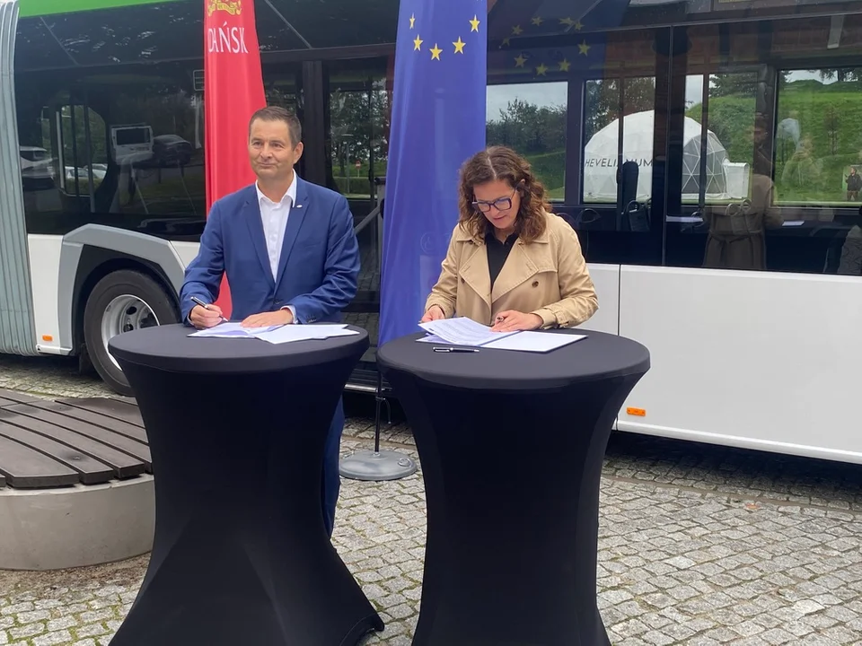 Podpisanie umowy na autobusy elektryczne w Gdańsku
