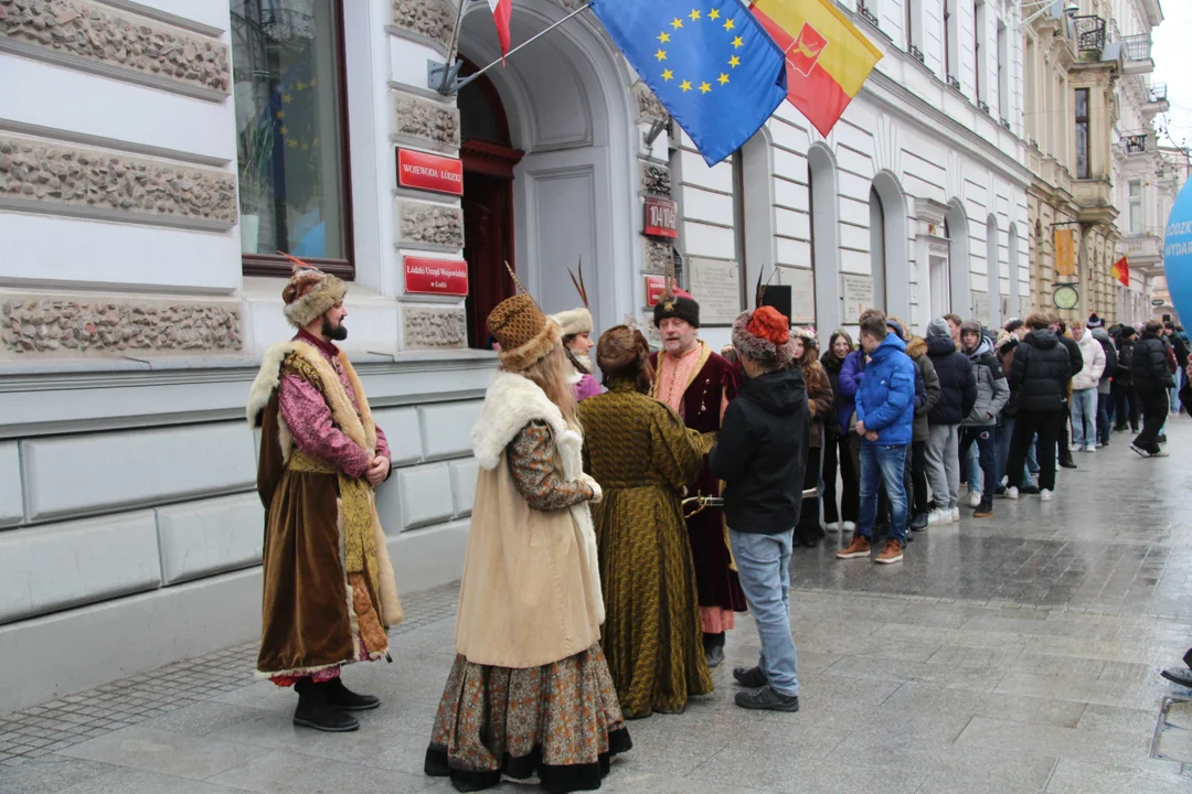 Polonez dla Łodzi 2024 na ul. Piotrkowskiej w Łodzi