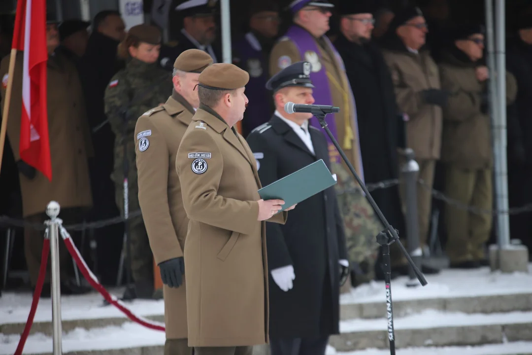 Uroczystą przysięgę złożyli dziś na Placu Piłsudskiego w Kutnie żołnierze 9 Łódzkiej Brygady Wojsk Obrony Terytorialnej