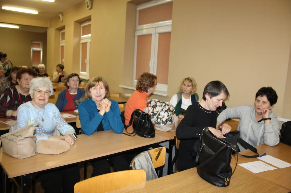 Jak przygotować się na kryzys? Seniorzy posłuchali wykładu o odporności społecznej (ZDJĘCIA)