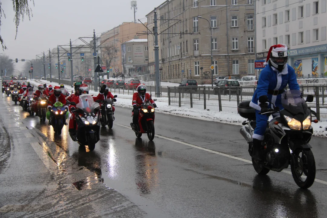 Parada MotoMikołajów w Manufakturze w Łodzi - 9.12.2023 r.