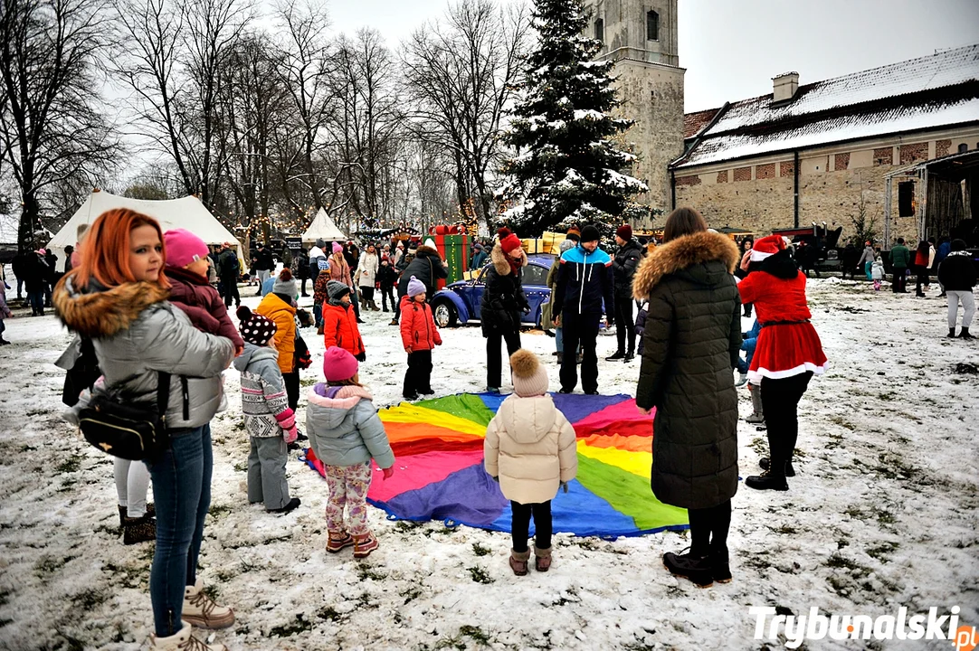 Jarmark Bożonarodzeniowy 2023 w Sulejowie. Tłumy mieszkańców i magia świąt